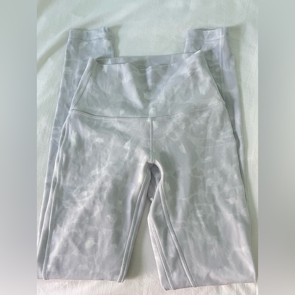 Lululemon spray Leopard Align Leggings - Picture 4 of 4